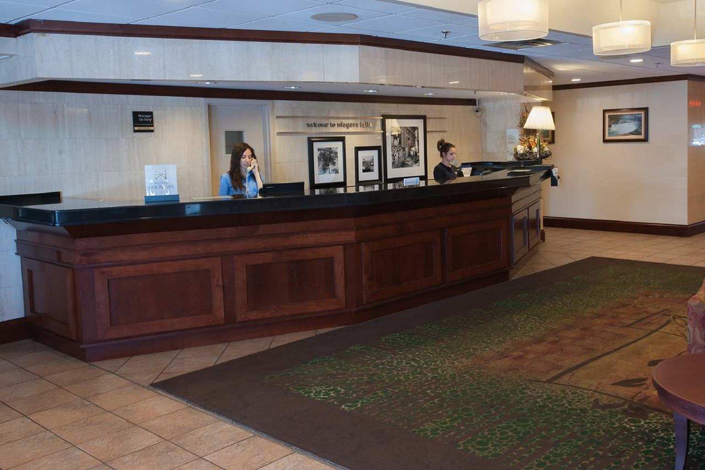 Ramada By Wyndham Niagara Falls By The River Extérieur photo