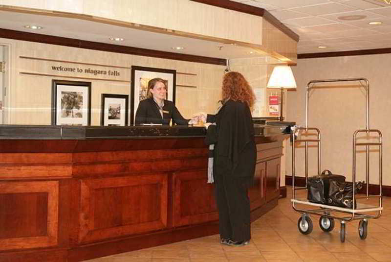 Ramada By Wyndham Niagara Falls By The River Intérieur photo